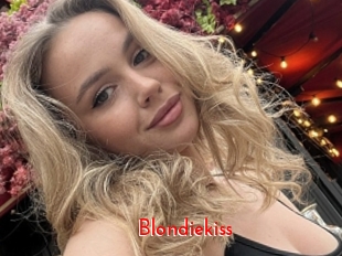 Blondiekiss