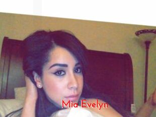 Mia_Evelyn