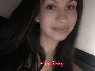 Mia_Shay